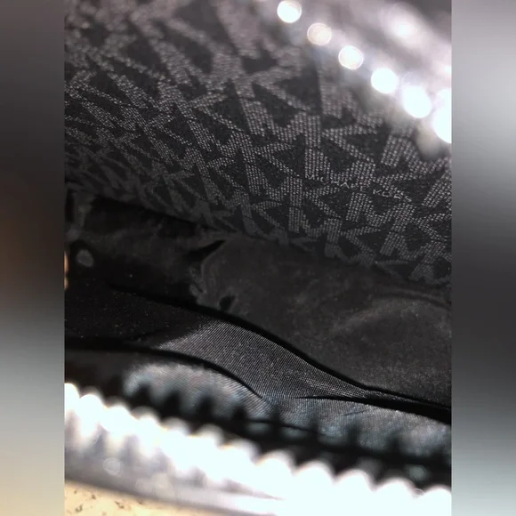 💥Moving to @the_bag_guy💥Michael Kors - Mason Varsity Stripe Sling Pack - Picture 14 of 16